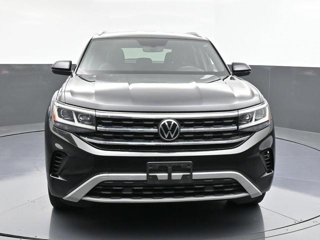 Photo of 2021 Deep Black Pearl Effect Volkswagen Atlas Cross Sport