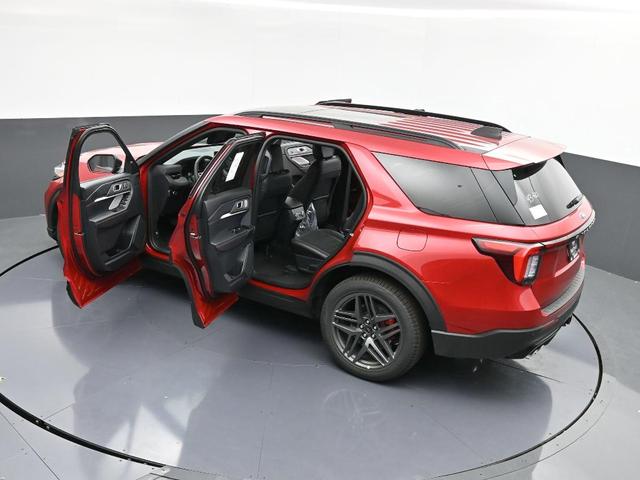 Photo of 2025 Rapid Red Metallic Tinted Clearcoat Ford Explorer