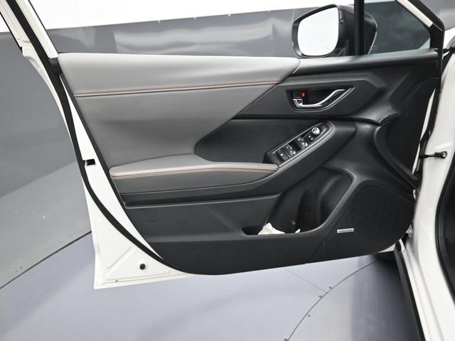 Photo of 2024 Crystal White Pearl Subaru Crosstrek