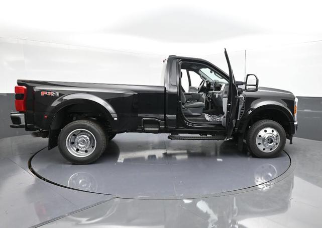 Photo of 2025 Agate Black Metallic Ford F-450