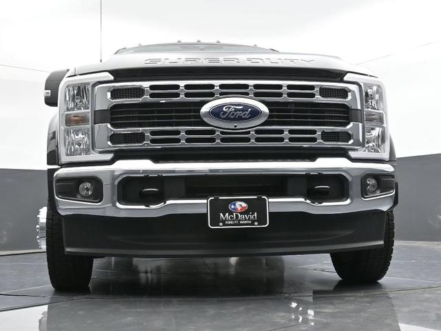 Photo of 2025 Agate Black Metallic Ford F-450