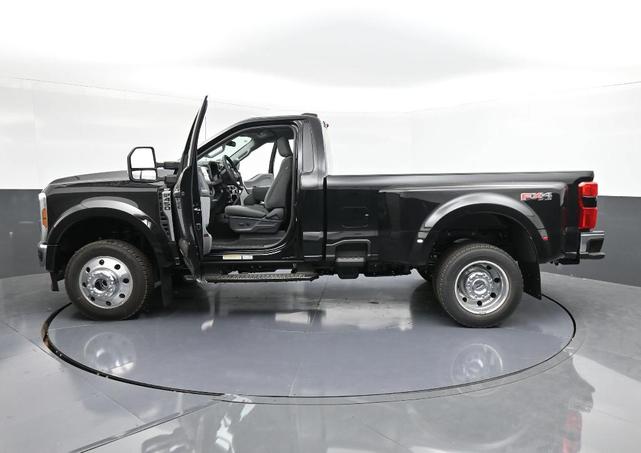 Photo of 2025 Agate Black Metallic Ford F-450