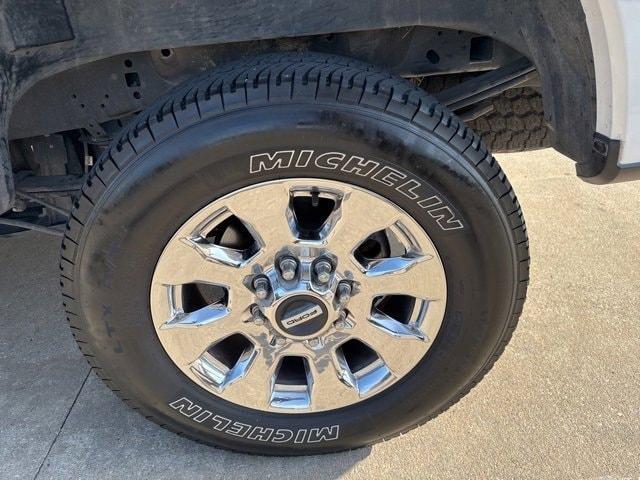 Photo of 2019 White Platinum Ford F-250