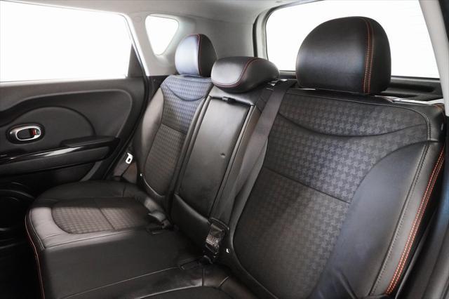 Photo of 2018 Bright Silver Kia Soul