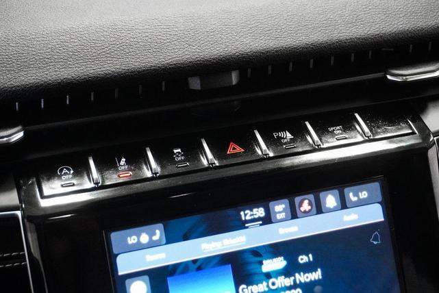 Photo of 2023 Diamond Black Crystal Pearlcoat Jeep Grand Cherokee L