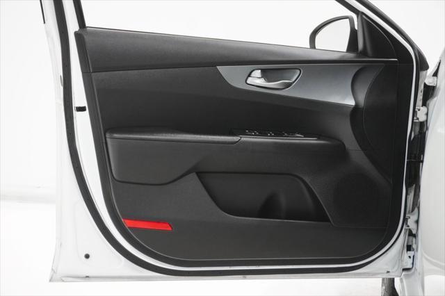 Photo of 2021 Clear White Kia Forte