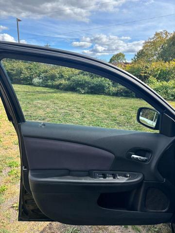Photo of 2012 Black Clearcoat Chrysler 200
