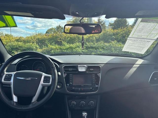 Photo of 2012 Black Clearcoat Chrysler 200