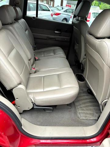 Photo of 2006 Red Dodge Durango