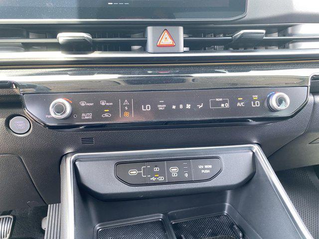 Photo of 2025 Panthera Metal Kia Carnival Hybrid
