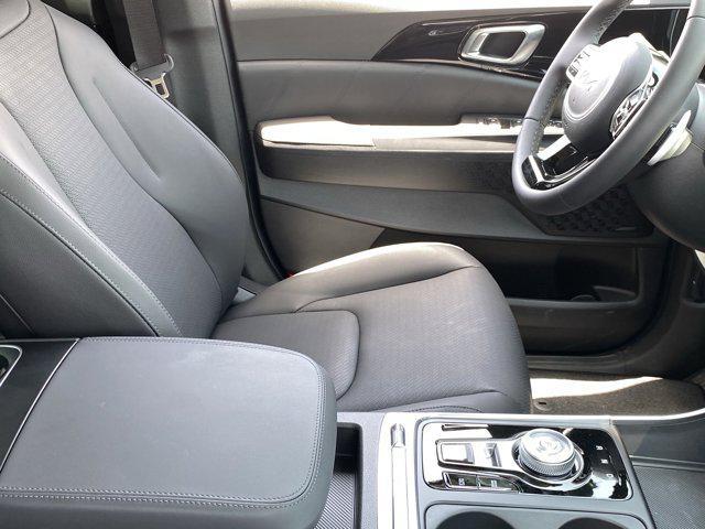 Photo of 2025 Panthera Metal Kia Carnival Hybrid