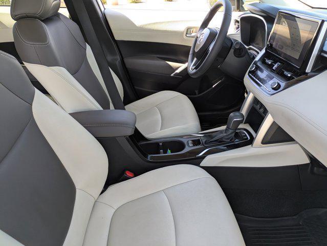 Photo of 2023 Wind Chill Pearl Toyota Corolla Cross