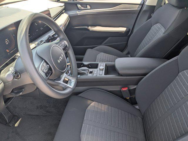 Photo of 2025 Aurora Black Pearl Kia K5