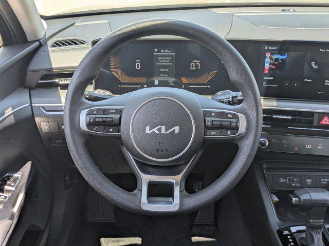 Photo of 2025 Aurora Black Pearl Kia K5