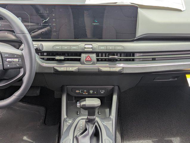 Photo of 2025 Aurora Black Pearl Kia K4