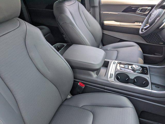 Photo of 2026 Ivory Silver Kia Carnival Hybrid