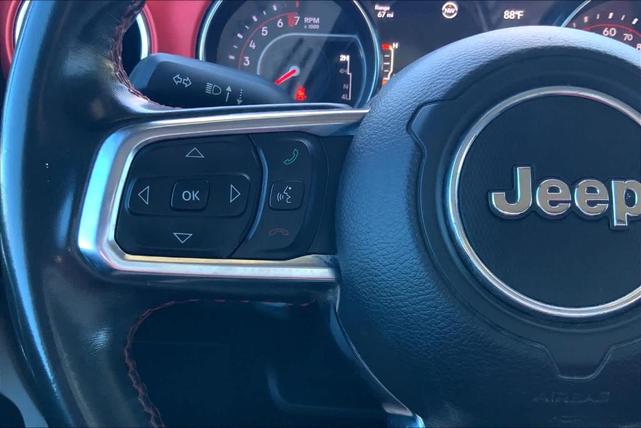 Photo of 2020 Bright White Clearcoat Jeep Gladiator