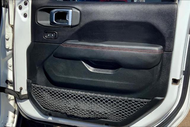 Photo of 2020 Bright White Clearcoat Jeep Gladiator