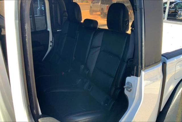 Photo of 2020 Bright White Clearcoat Jeep Gladiator