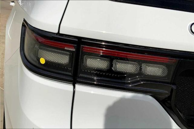 Photo of 2025 White Jeep Grand Wagoneer L