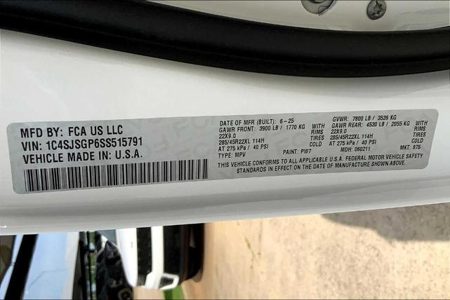 Photo of 2025 White Jeep Grand Wagoneer L