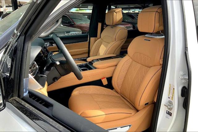 Photo of 2025 White Jeep Grand Wagoneer L