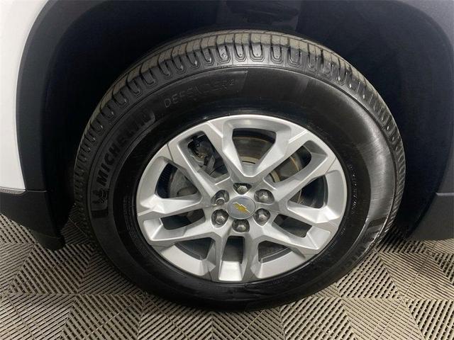 Photo of 2019 Summit White Chevrolet Traverse