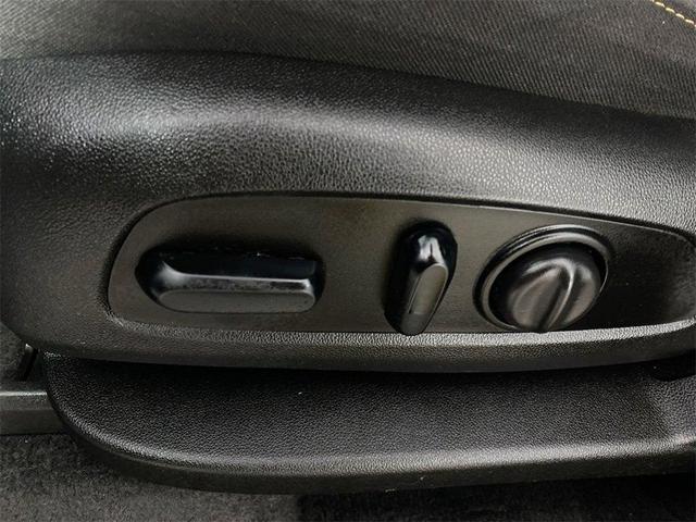 Photo of 2019 Summit White Chevrolet Traverse