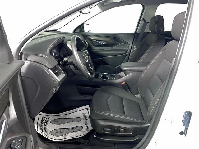 Photo of 2023 Summit White GMC Terrain