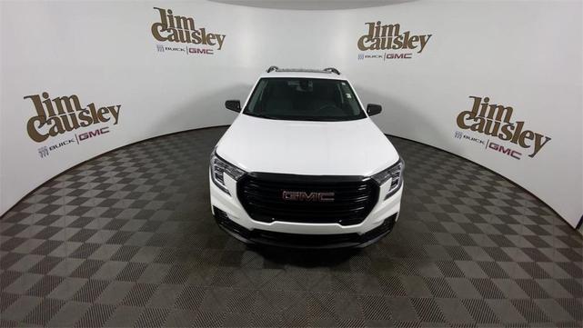 Photo of 2023 Summit White GMC Terrain