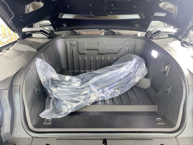 Photo of 2025 Void Black GMC HUMMER EV Pickup