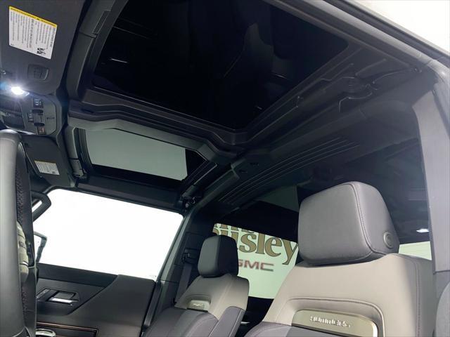 Photo of 2025 Void Black GMC HUMMER EV Pickup