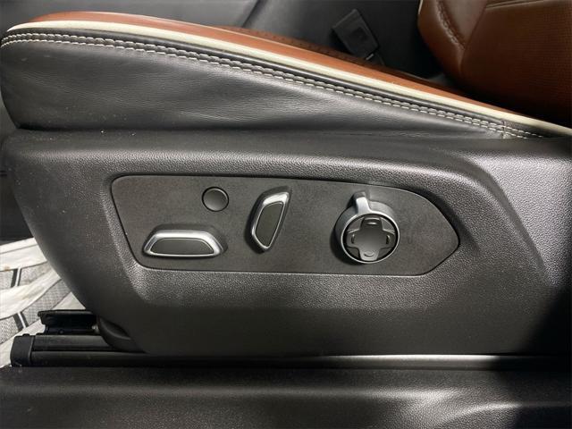 Photo of 2024 White Frost Tricoat GMC Sierra 3500