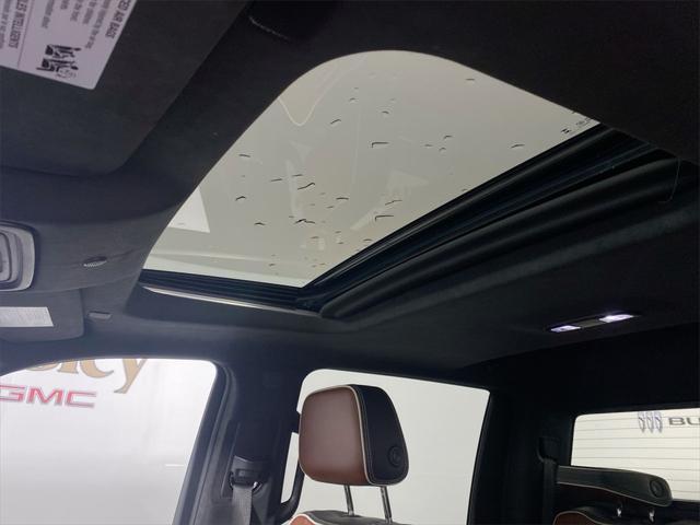 Photo of 2024 White Frost Tricoat GMC Sierra 3500