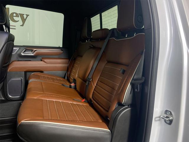 Photo of 2024 White Frost Tricoat GMC Sierra 3500
