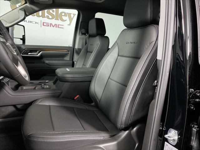 Photo of 2025 Onyx Black GMC Sierra 3500