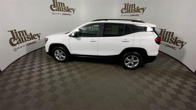 Photo of 2023 Summit White GMC Terrain