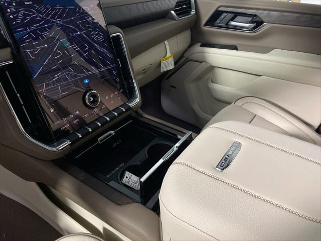 Photo of 2025 White Frost Tricoat GMC Yukon XL