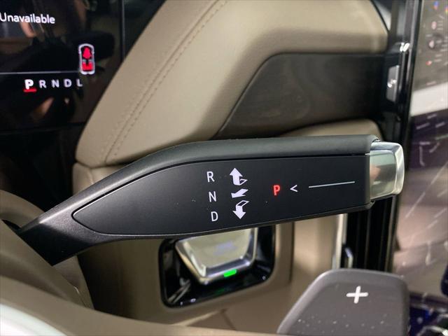 Photo of 2025 White Frost Tricoat GMC Yukon XL