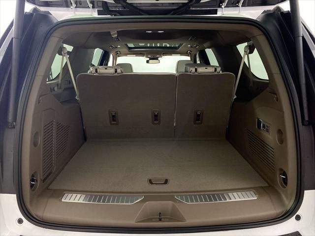 Photo of 2025 White Frost Tricoat GMC Yukon XL