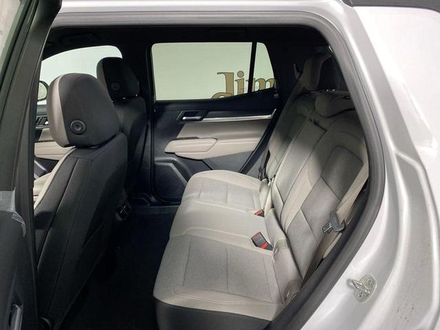 Photo of 2025 Summit White GMC Terrain