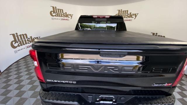 Photo of 2022 Black Chevrolet Silverado 1500