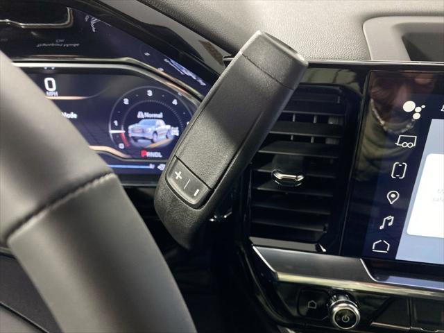 Photo of 2025 Summit White GMC Sierra 1500