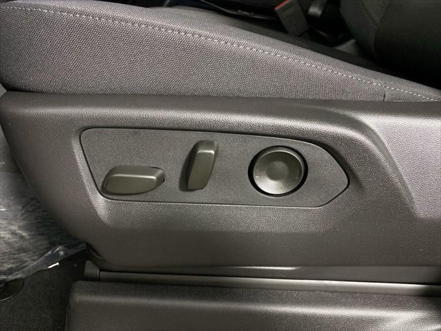 Photo of 2025 Summit White GMC Sierra 1500