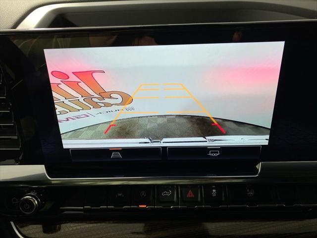 Photo of 2025 Summit White GMC Sierra 1500