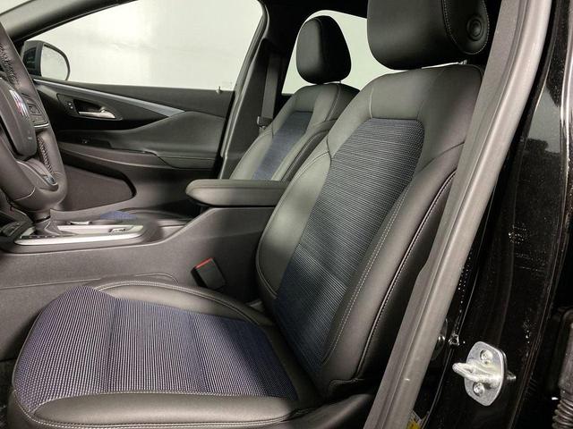 Photo of 2025 Ebony Twilight Metallic Buick Envista