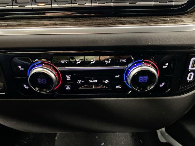 Photo of 2025 Summit White GMC Sierra 1500