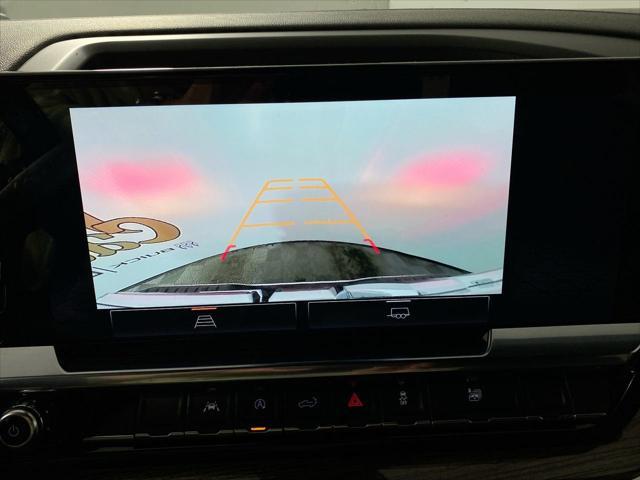 Photo of 2025 Summit White GMC Sierra 1500