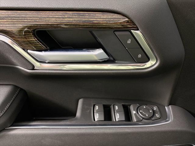 Photo of 2025 Summit White GMC Sierra 1500