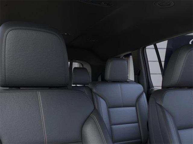 Photo of 2026 Glacier White Tricoat GMC Acadia